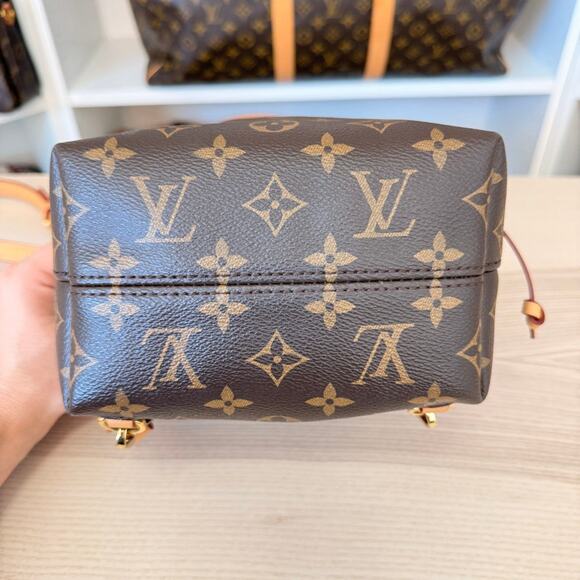 Louis Vuitton Monogram Montsouris BB NM - Picture 6 of 16